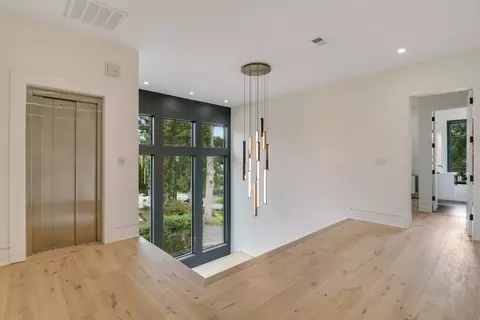 Entry Way - 11200 River Rd, Potomac, MD 20854 photo 9 of 15