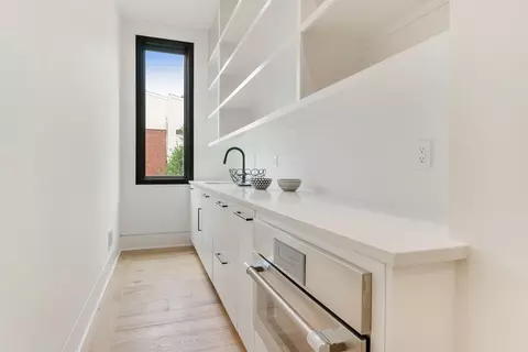 Kitchen - 11200 River Rd, Potomac, MD 20854 photo 10 of 15