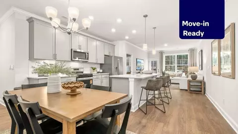 140 Briarwood Ln, Advance, NC 27006