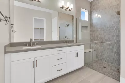 Bath - 1324 Cava Rd, Paso Robles, CA 93446 photo 1 of 2