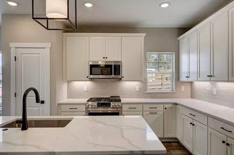 Kitchen - 16408 Monument Rock Ct, Monument, CO 80132 photo 11 of 12