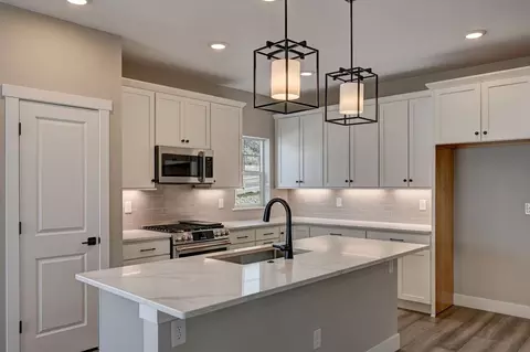 Kitchen - 16408 Monument Rock Ct, Monument, CO 80132 photo 8 of 12
