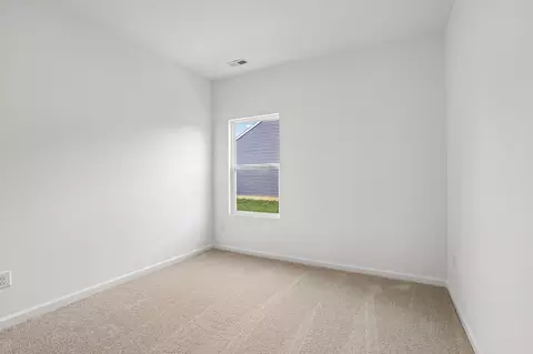 Bedroom - 6563 Mayapple Dr, Pendleton, IN 46064 photo 3 of 10
