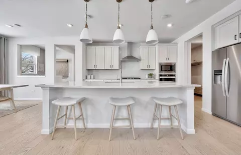Kitchen - 5852 Hawkweed Dr, Naperville, IL 60564 photo 1 of 8