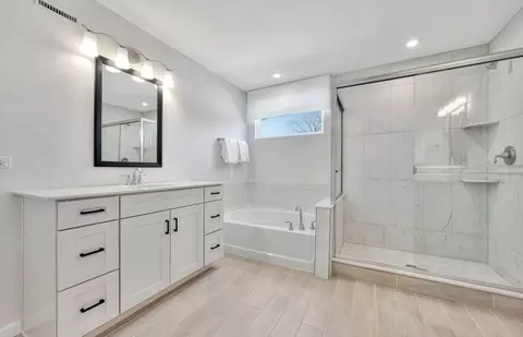 Bath - 5852 Hawkweed Dr, Naperville, IL 60564 photo 3 of 5