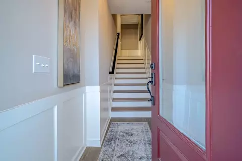 Entry Way - 256 Meridian Way, Fort Mitchell, KY 41017 photo 2 of 3