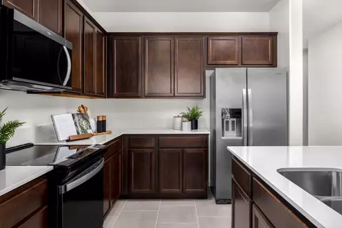 Kitchen - 503 E Carissa Way, Madera, CA 93638 photo 2 of 2