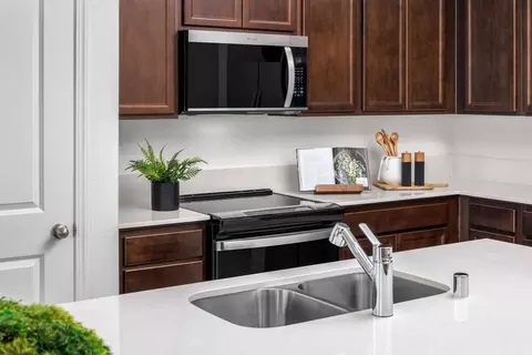 Kitchen - 503 E Carissa Way, Madera, CA 93638 photo 2 of 2