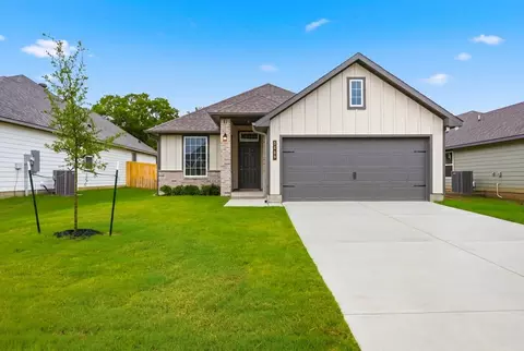 5689 Fox Bluff Dr, Bryan, TX 77807