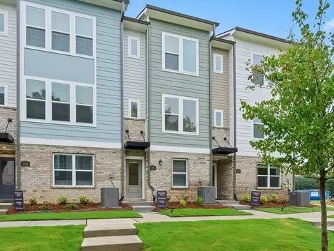 1140 Bismuth Ln, Charlotte, NC 28211
