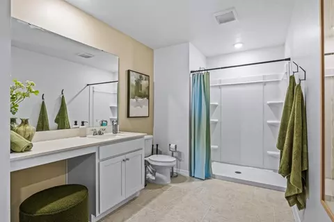 Bath - 208 Spindlewood Blvd, Dundee, FL 33838 photo 1 of 2