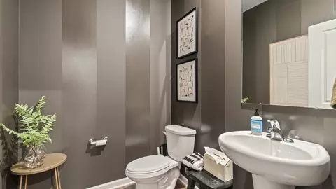 Bath - 2222 Hackberry St, Springfield, OH 45505 photo 6 of 10