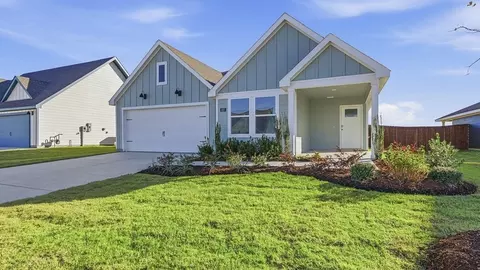 743 Sweet Pea Dr, Pilot Point, TX 76258