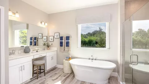Bath - 804 SW 80th Way, Gainesville, FL 32608 photo 2 of 8