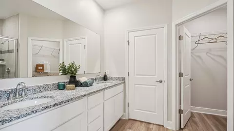 Bath - 804 SW 80th Way, Gainesville, FL 32608 photo 3 of 8
