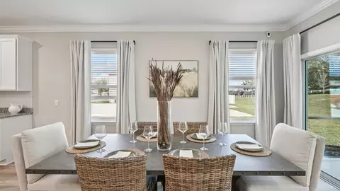 Dining - 804 SW 80th Way, Gainesville, FL 32608 photo 2 of 2