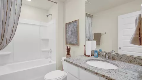 Bath - 11023 Elemis Dr, Daphne, AL 36526 photo 2 of 2