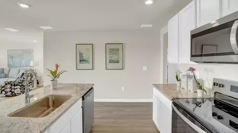 Kitchen - 11023 Elemis Dr, Daphne, AL 36526 photo 5 of 9