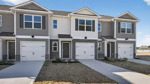 240 Maddox Dr, Aberdeen, NC 28315