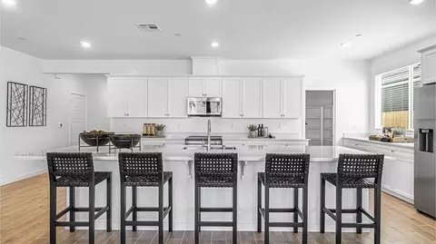 Kitchen - 944 Traverse Dr S, Madera, CA 93636 photo 1 of 5