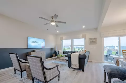 Living - 3801 Circollo Dr, Covington, KY 41017 photo 2 of 10