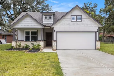 221 Inwood Dr, West Columbia, TX 77486