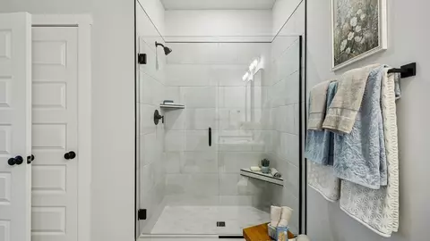 Bath - 6038 Eugene Dr, Smyrna, TN 37167 photo 3 of 13