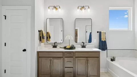Bath - 6038 Eugene Dr, Smyrna, TN 37167 photo 10 of 13