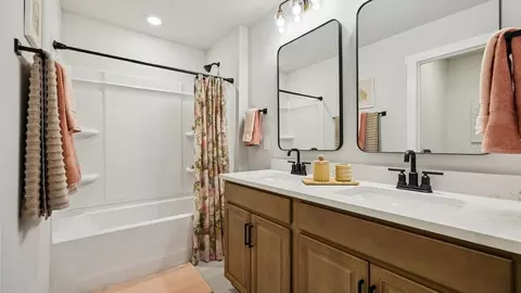 Bath - 6038 Eugene Dr, Smyrna, TN 37167 photo 7 of 13