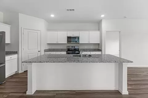 Kitchen - 170 Admiral St, Conway, SC 29526 photo 2 of 4