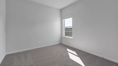 Bedroom - Azalea Dr, Somerville, TN 38068 photo 4 of 5
