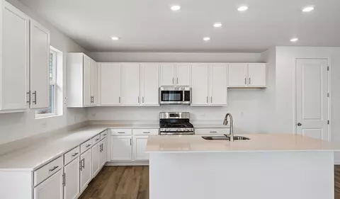 Kitchen - 45944 Faith Ave, Bennett, CO 80102 photo 3 of 4