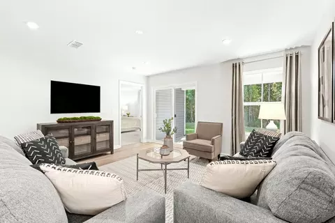 Living - 6801 Pine Bark Dr, Hurlock, MD 21643 photo 4 of 4