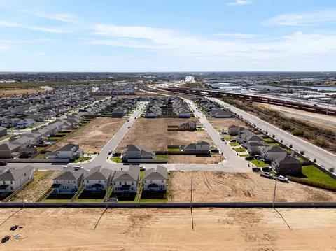 View/Area - 1401 Sambar Lp, Laredo, TX 78045 photo 14 of 15