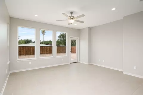 Living - 1401 Sambar Lp, Laredo, TX 78045 photo 2 of 3