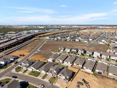 View/Area - 1401 Sambar Lp, Laredo, TX 78045 photo 4 of 15