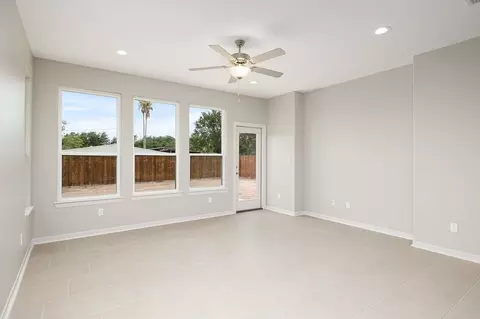 Living - 1401 Sambar Lp, Laredo, TX 78045 photo 2 of 3