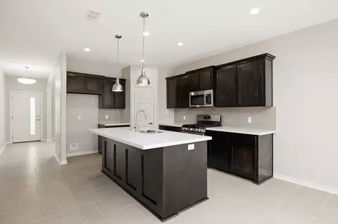 Kitchen - 1401 Sambar Lp, Laredo, TX 78045 photo 1 of 4