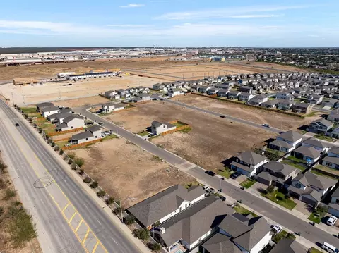 View/Area - 1401 Sambar Lp, Laredo, TX 78045 photo 2 of 15