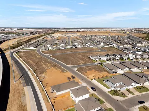 View/Area - 1401 Sambar Lp, Laredo, TX 78045 photo 5 of 15