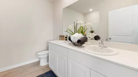 Bath - 1609 Indian Grass Pl, Parrish, FL 34219 photo 1 of 6