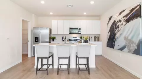 Kitchen - 1609 Indian Grass Pl, Parrish, FL 34219 photo 2 of 5
