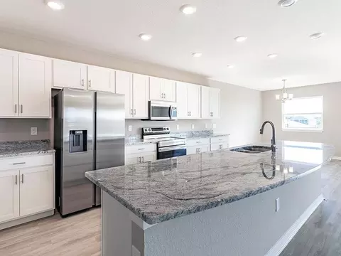 Kitchen - 5850 Piney Shrub Pl, Saint Cloud, FL 34771 photo 2 of 4