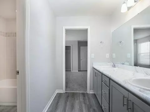 Bath - 5850 Piney Shrub Pl, Saint Cloud, FL 34771 photo 3 of 7