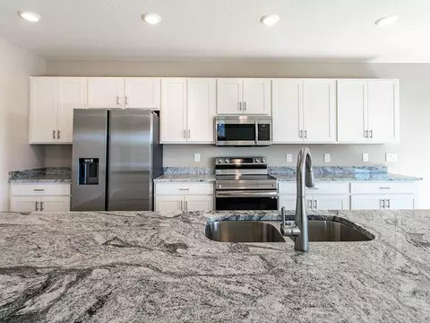 Kitchen - 5850 Piney Shrub Pl, Saint Cloud, FL 34771 photo 2 of 5