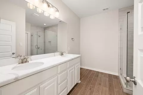 Bath - Undisclosed, Laredo, TX 78046 photo 1 of 5