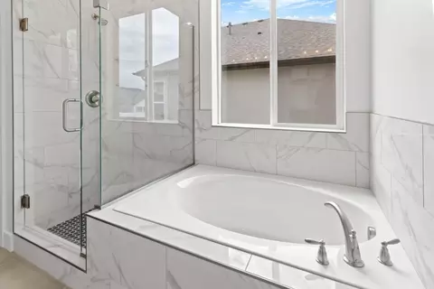 Bath - 657 N 200 E, Providence, UT 84332 photo 4 of 6