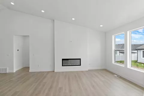 Living - 657 N 200 E, Providence, UT 84332 photo 1 of 4