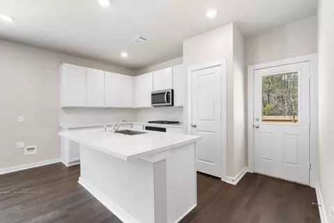 Kitchen - 12048 Moonlight Path Dr, Conroe, TX 77304 photo 6 of 9