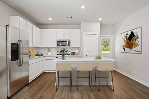 Kitchen - 12048 Moonlight Path Dr, Conroe, TX 77304 photo 4 of 9
